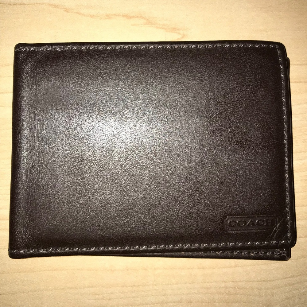 Coach ID Passcase (Authentic)